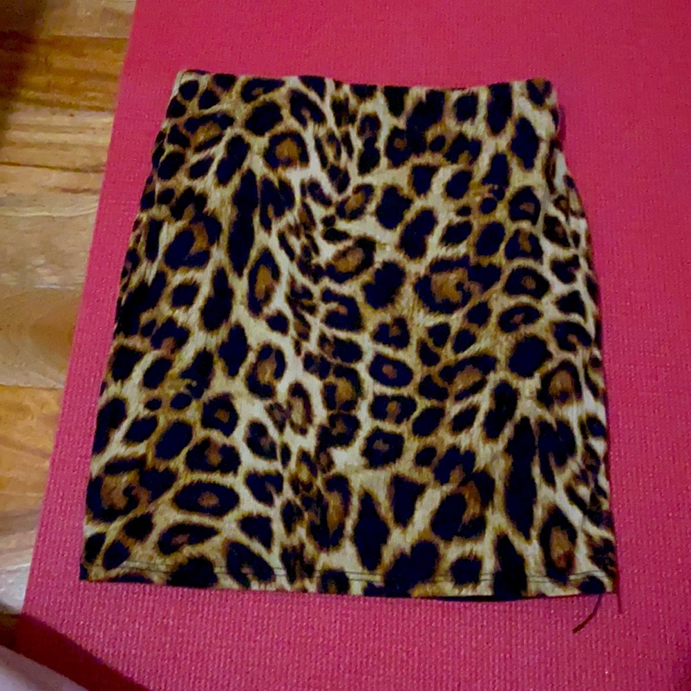 Leopard print mini skirt